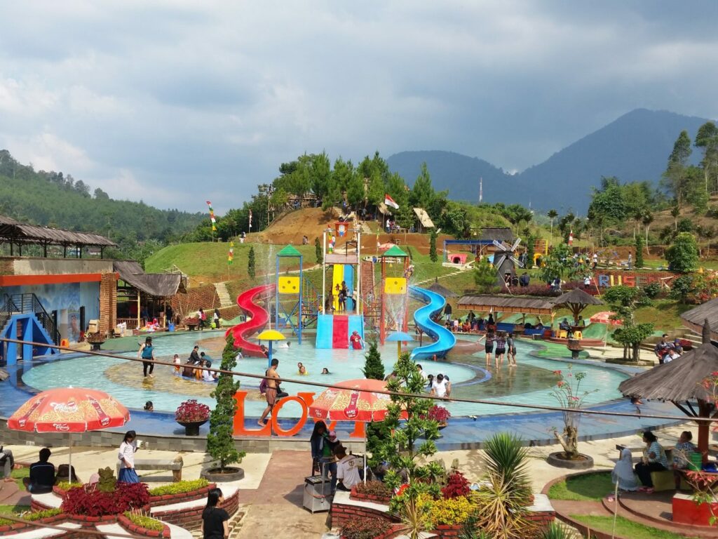 Tempat Wisata di Ciwidey Bandung yang Menarik untuk Dikunjungi! 5 Barusen Hills Ciwidey
